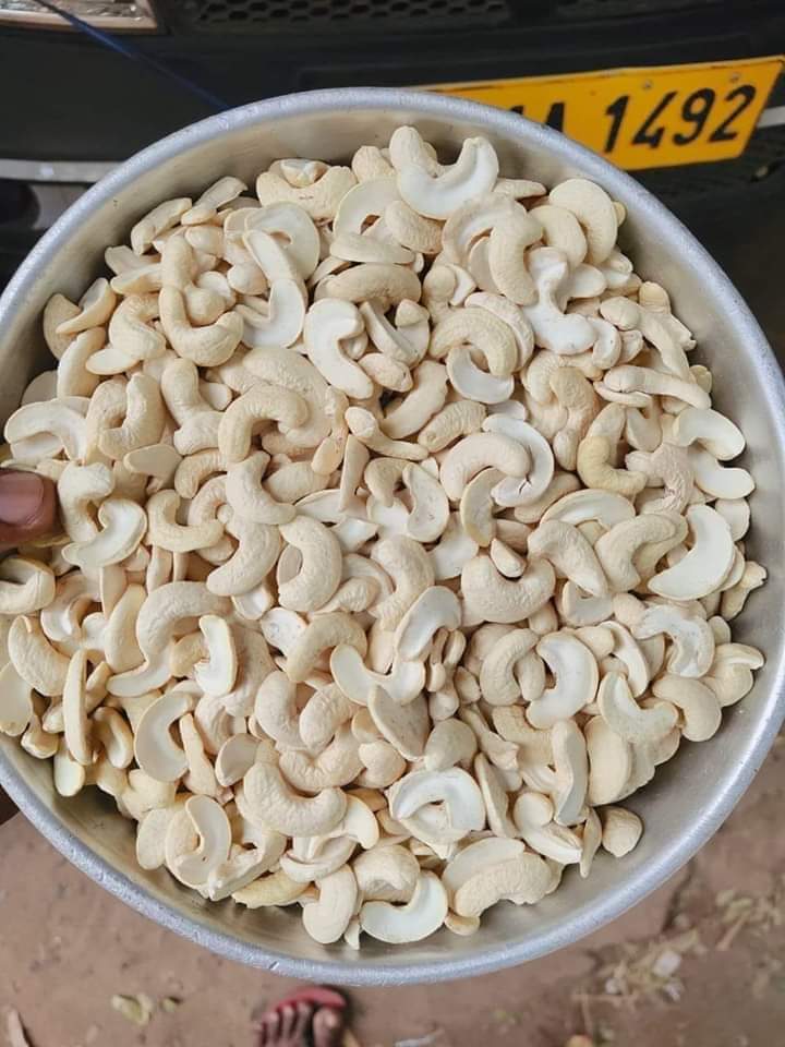 J H BROKEN CASHEW KARNEL